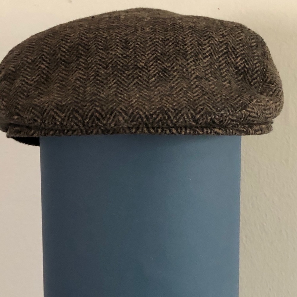 Angela & William Hat - Picture 7 of 7